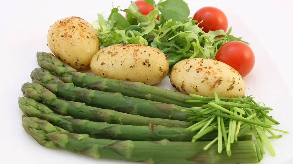 Co jeść, żeby schudnąć 5 kg w 2 tygodnie? Odkryj smaki