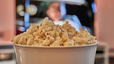 Popcorn kalorie: ile kalorii ma popcorn i jak go zdrowo przy