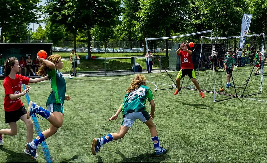 Aktywnosc fizyczna w okresie dziecinstwa i mlodosci