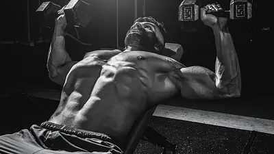 Ćwiczenia na biceps – skuteczny trening mięśnia dwugłowego r