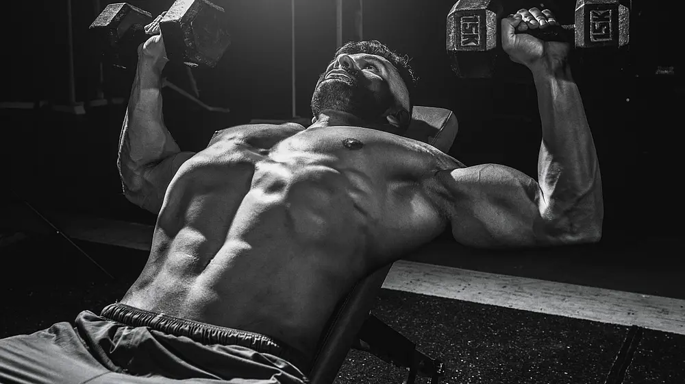 Ćwiczenia na biceps — jak technika wpływa na ich efektywność?