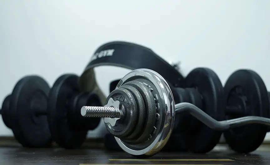 Cwiczenia z hantlami