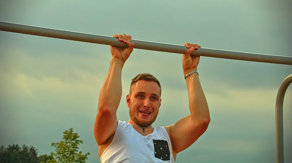 Podciąganie australijskie – odkryj jego ogromne korzyści