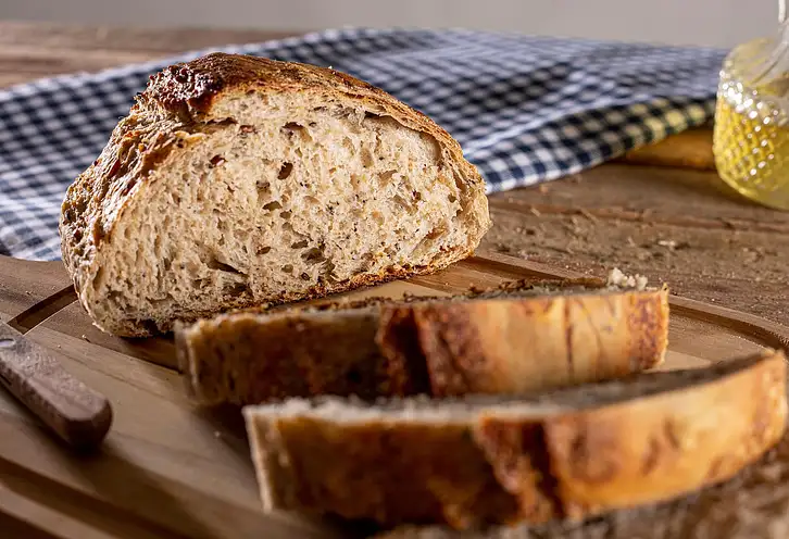 Ile kalorii ma kromka chleba – odkryj zdrowe wybory